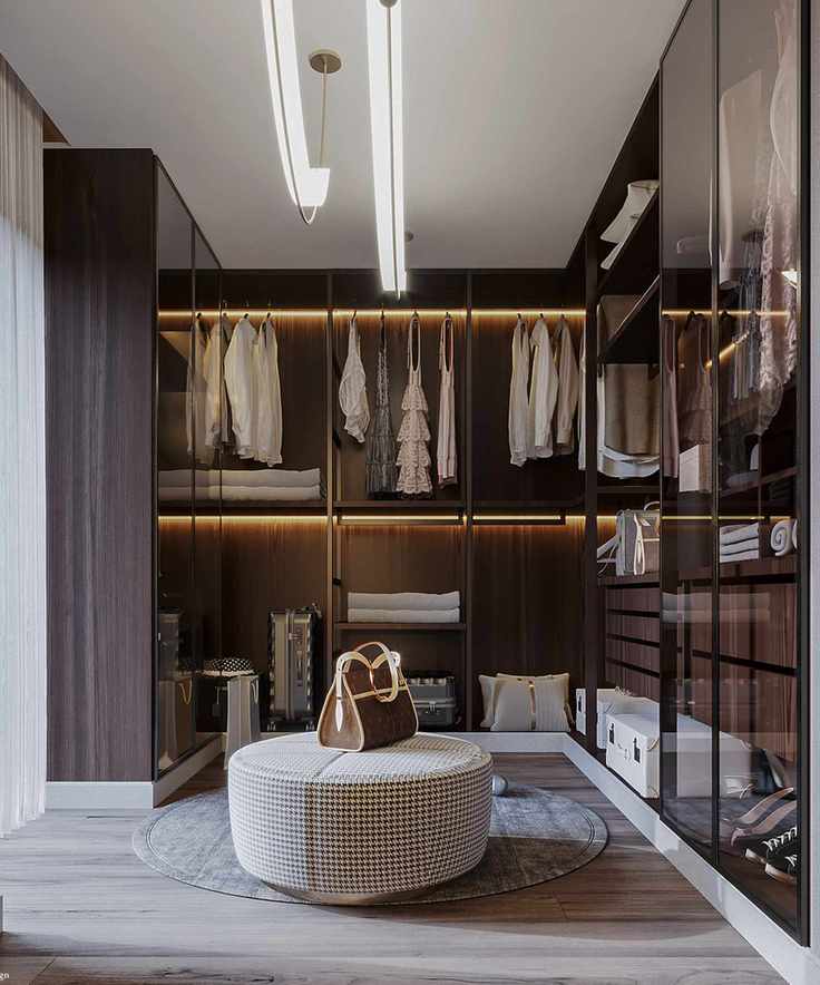 Elegant walk-in closet design