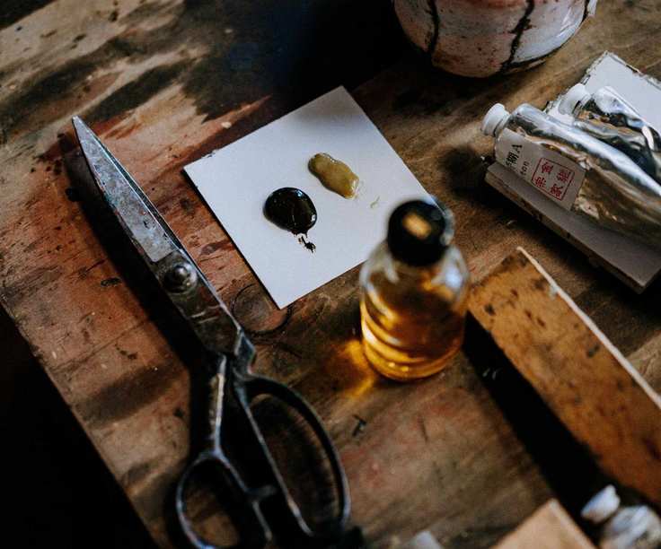 A Kintsugi mending set up