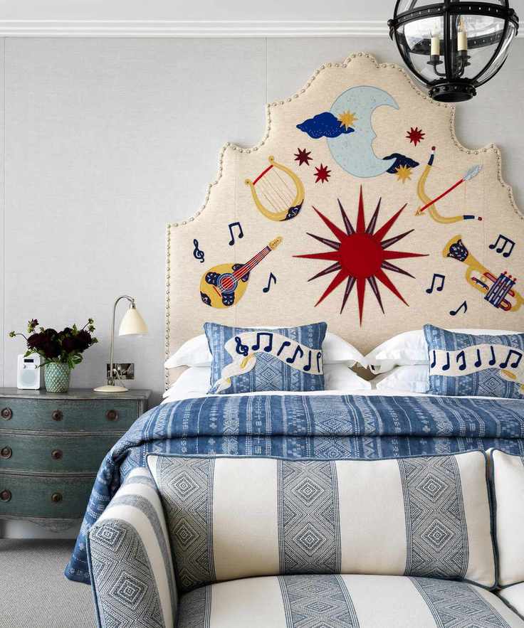 statement headboard trend