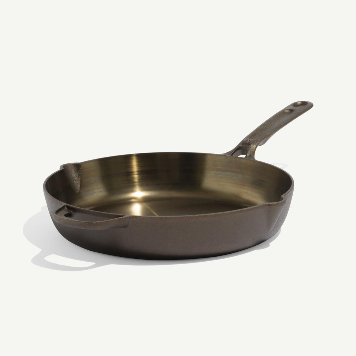 Vintage style cast iron cookware