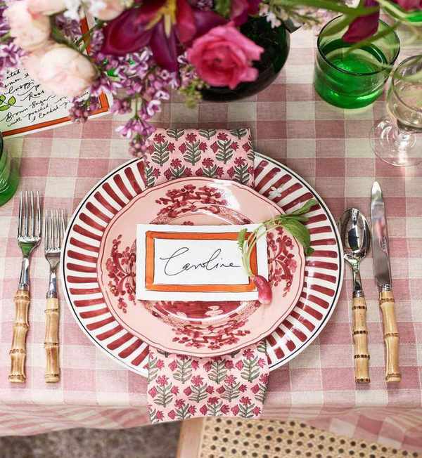 Dining table styling