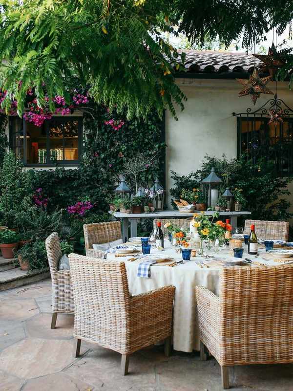 Dinner party table setting