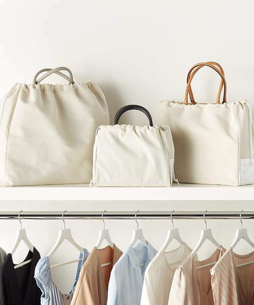 A purse organizer dust bag