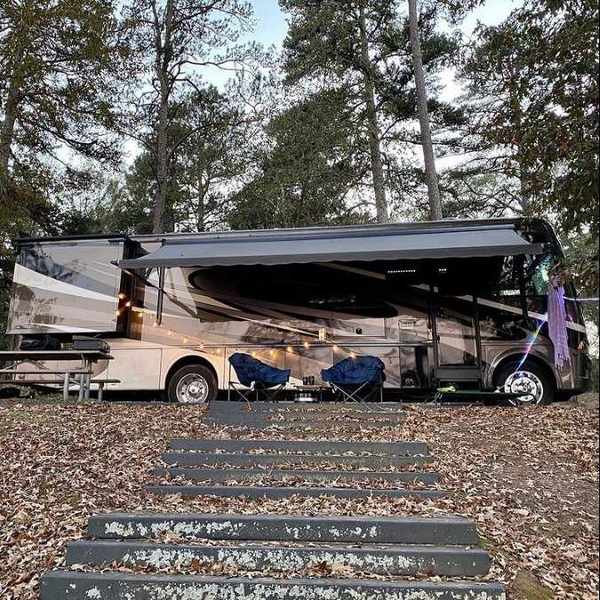 Exploring RV Life During the Pandemic: Jools and Christy's Adventure