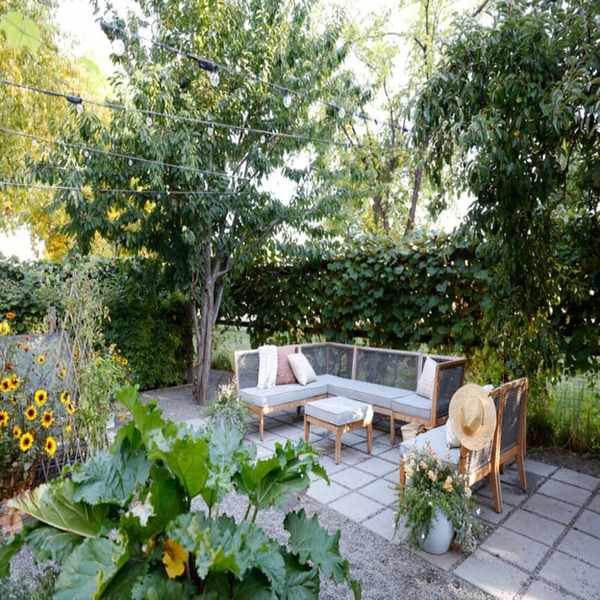outdoor living room backyard design, budget friendly backyard updates
