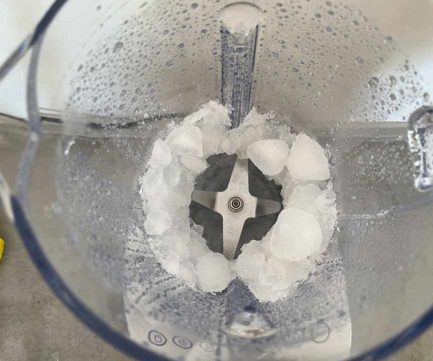 Smeg Professional Blender ice in pitcher