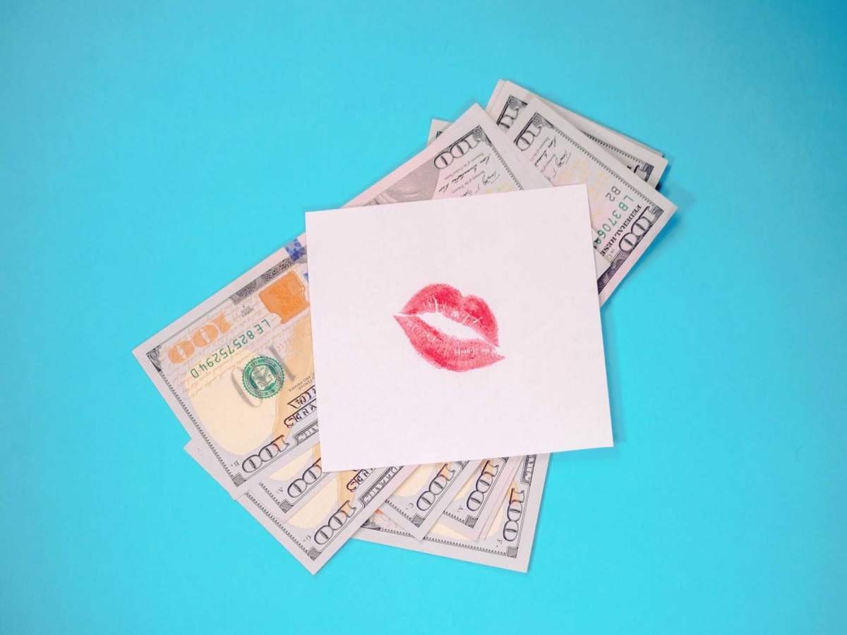 Navigating Financial Struggles in Relationships