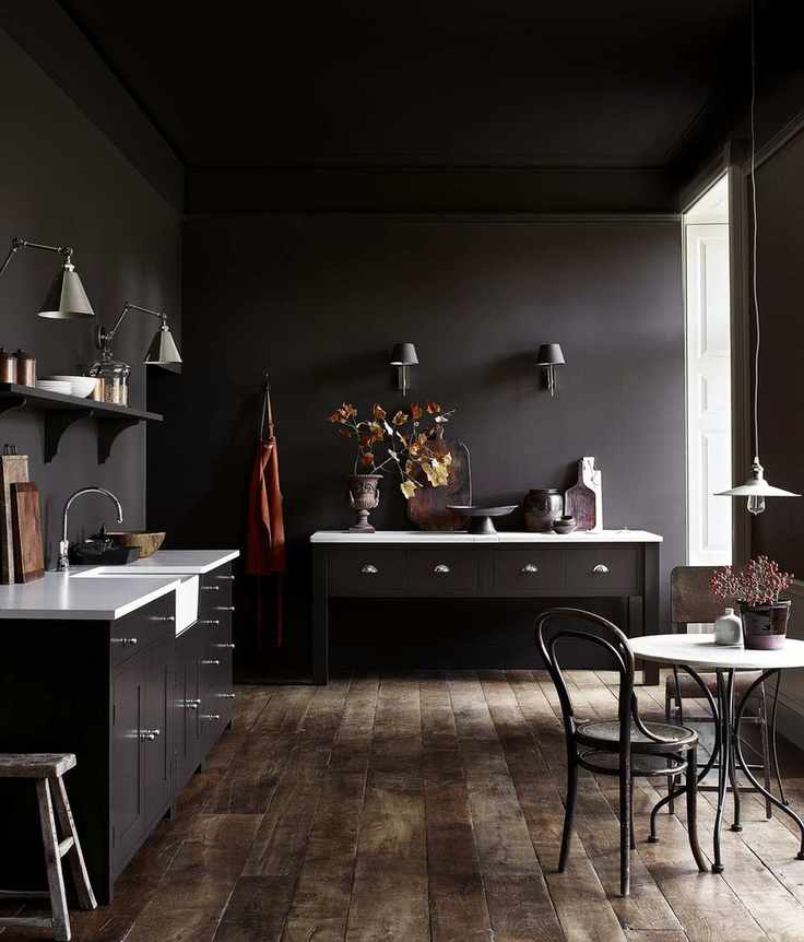 Suffolk Kitchen in walnut