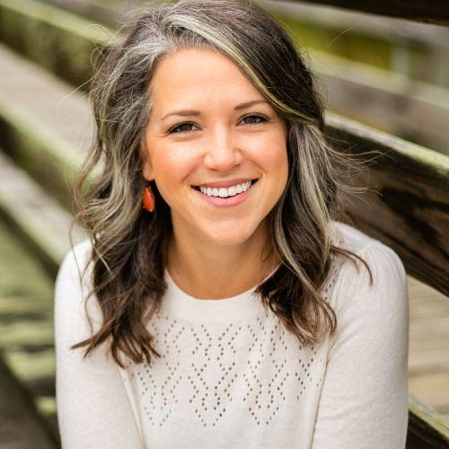 decluttering and organizing expert caroline roberts