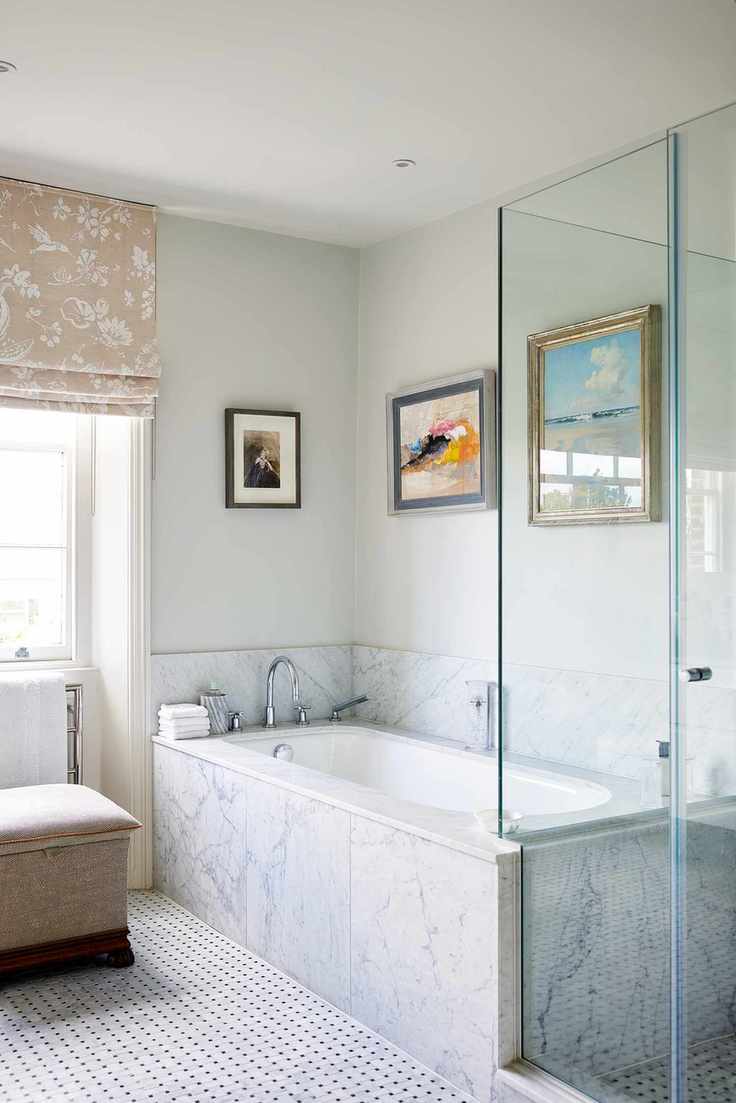 Bathroom with neutral fabric blind