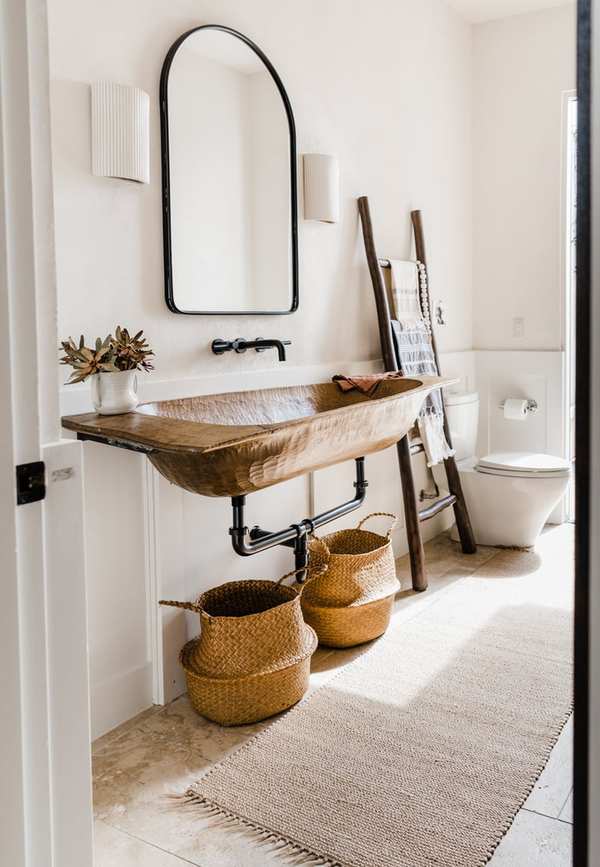 Rustic bathroom decor
