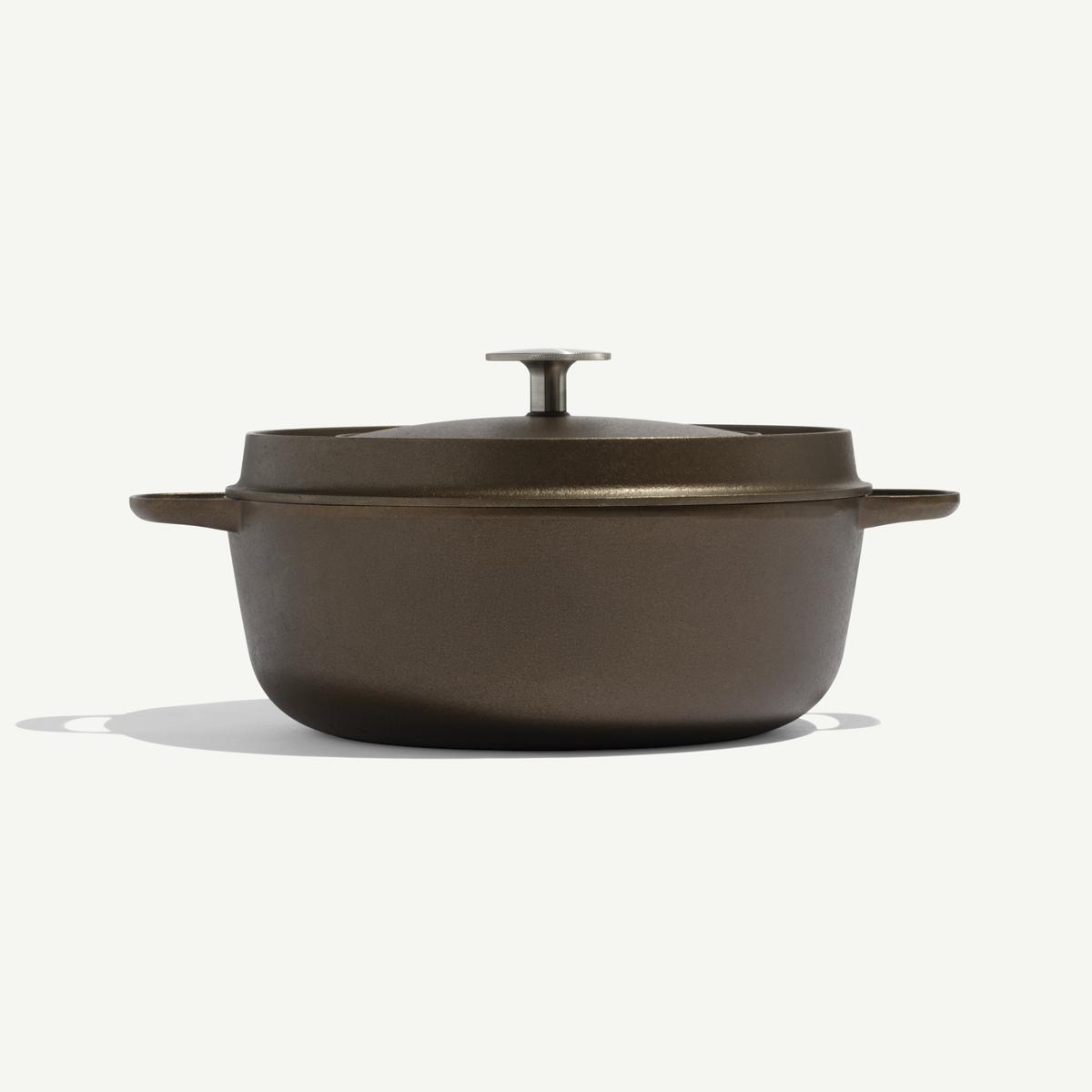 Vintage style cast iron cookware