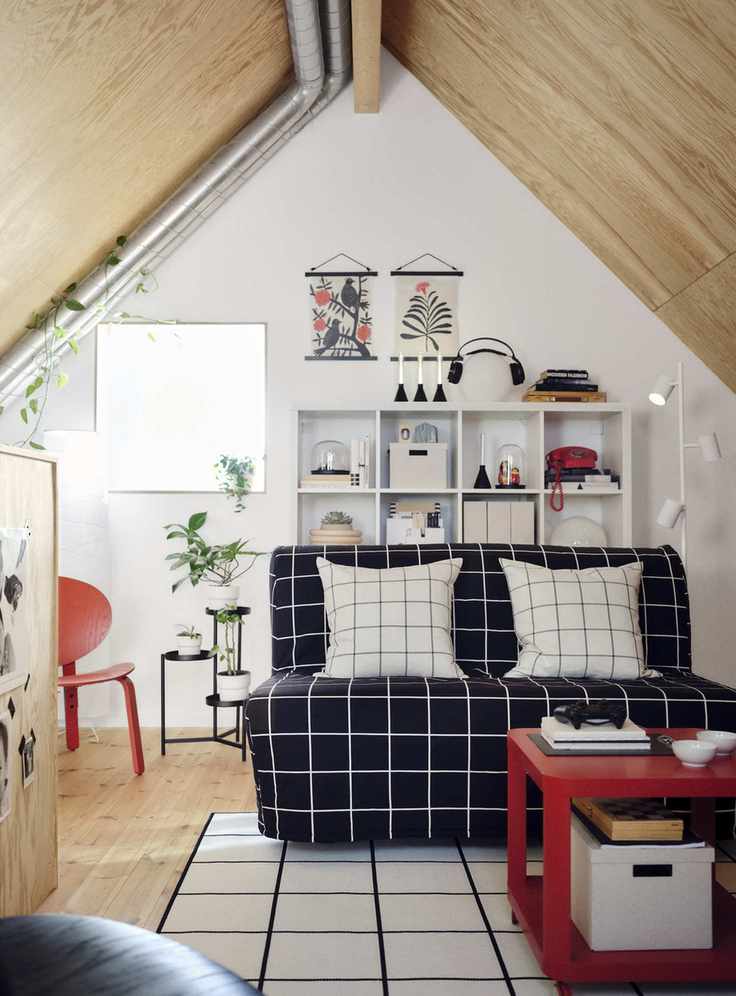 Teen bedroom/playroom