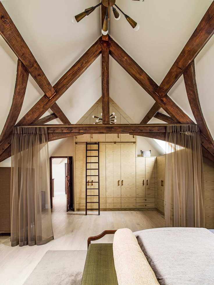 Bedroom layout with a curtain partition