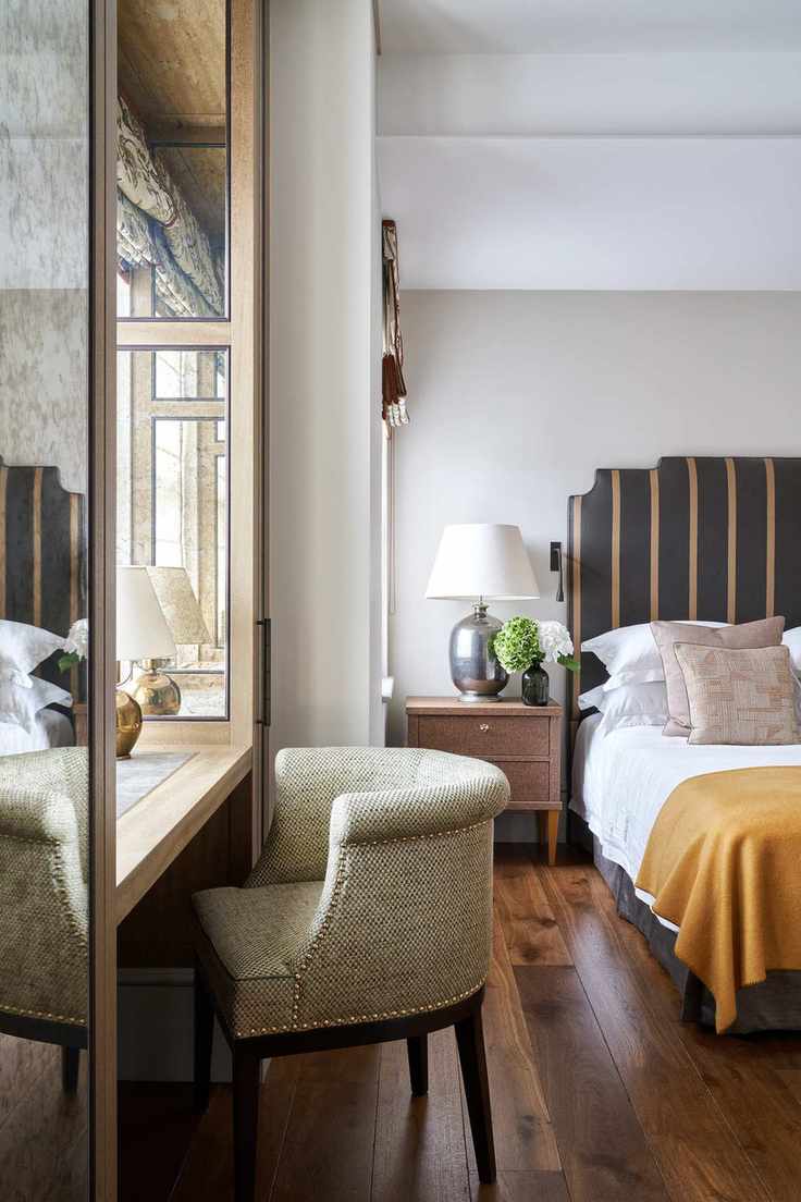 Bedroom layout with a desk