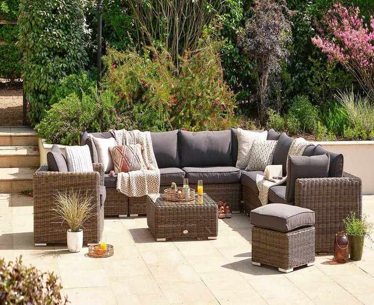 5 Backyard Design Mistakes That Make Your Space Look Outdated