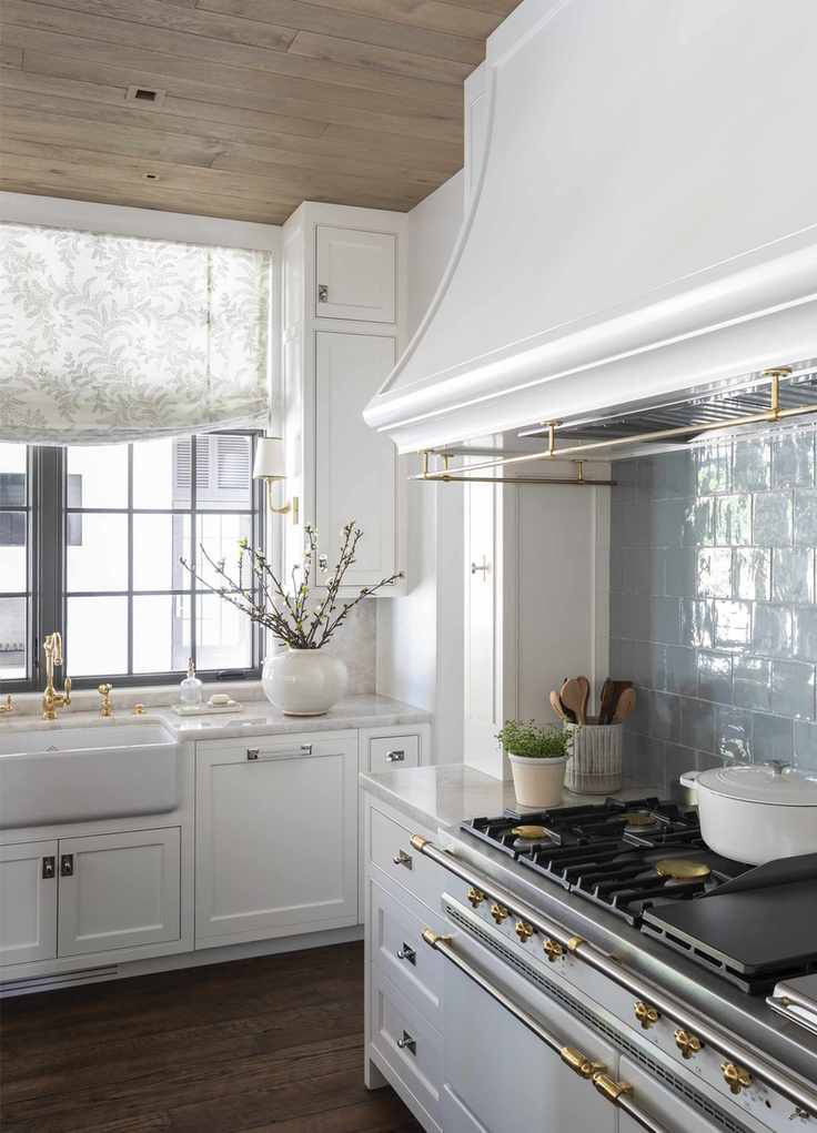 Blue and white kitchen