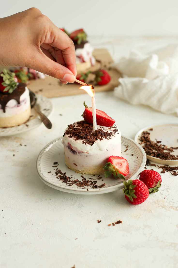 easy mini ice cream cake for celebrations