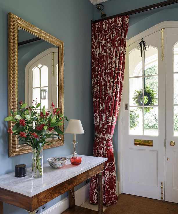 Decorating small spaces