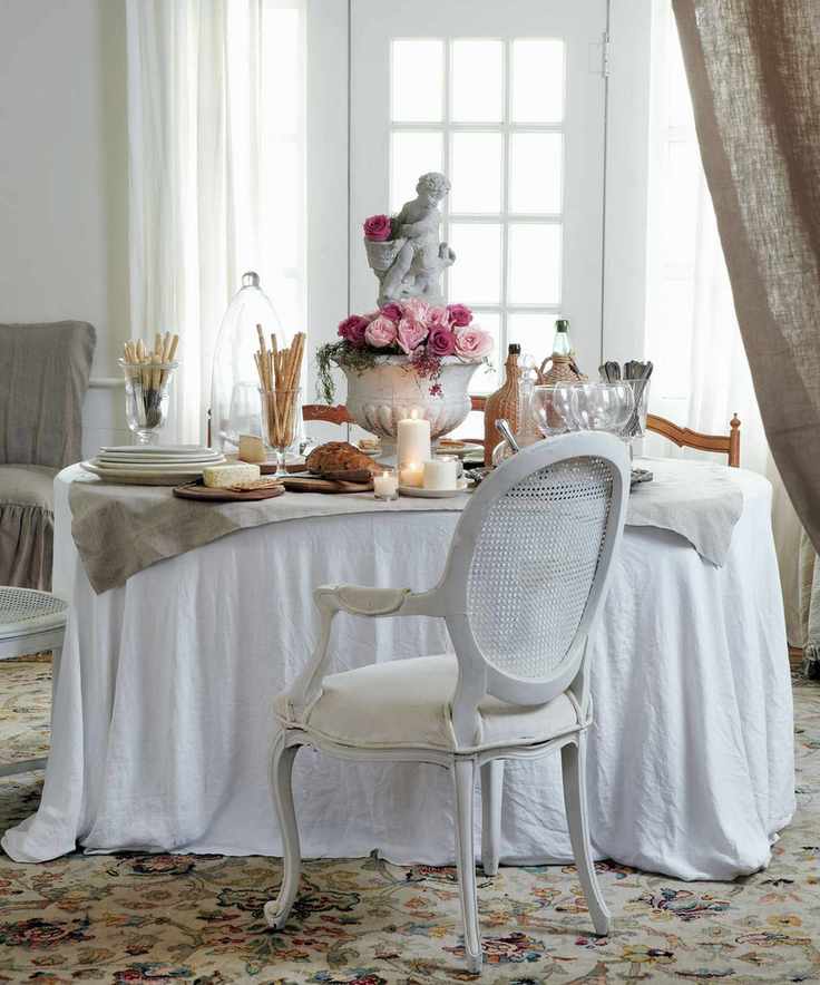 French dining area
