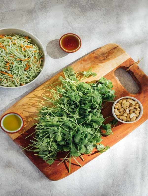 ingredients for broccoli slaw_easy salmon tacos