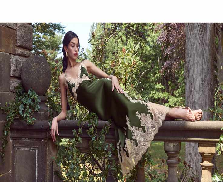 Dressing with Flair: Your Go-To Guide for Alice + Olivia