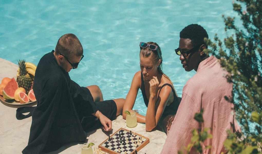 A Fresh Look at Coastal Fashion: What’s Hot This Year