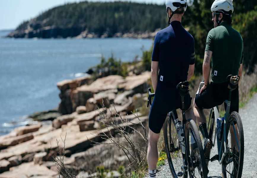 Navigating Active Wear: Pinebury vs. Its Competitors