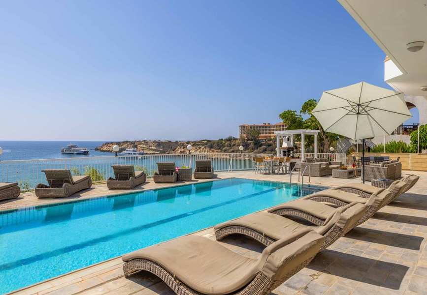 Solmar Villas vs the Rest: Which One Actually Wins